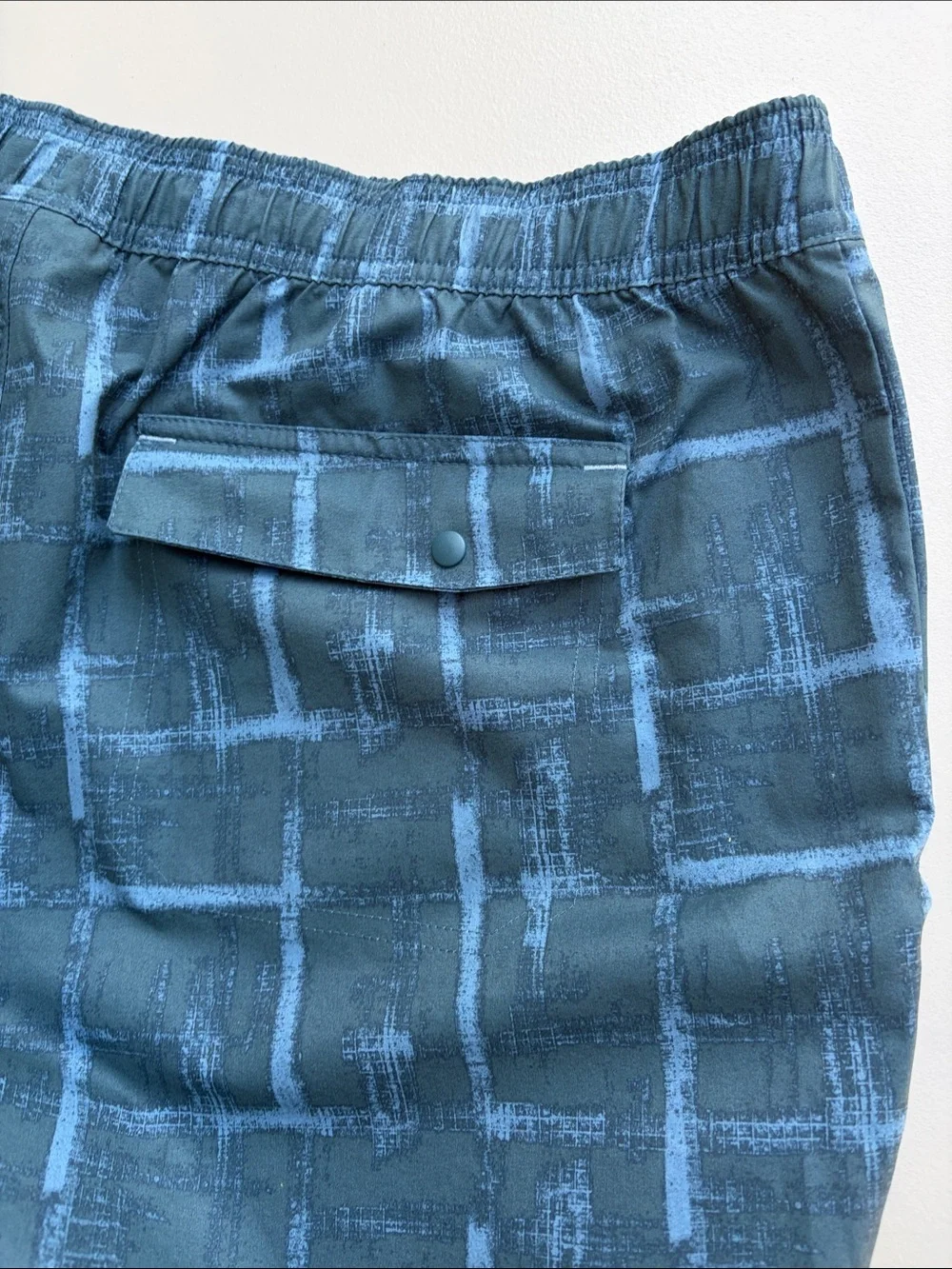 L.L. Bean Men's Slate Blue Geometric Swim Trunks